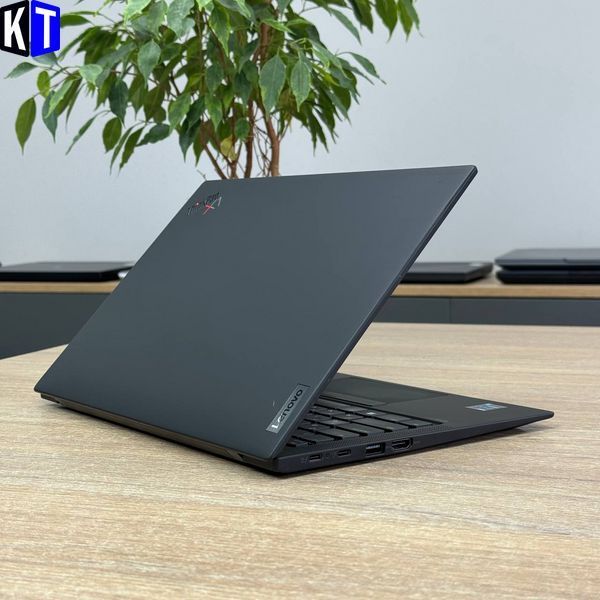 Ноутбук Lenovo ThinkPad X1 Carbon Gen 9 (LTE) 12062 фото