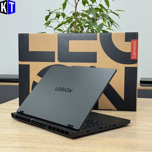 Ноутбук Lenovo Legion Pro 5 16ADR10 12196 фото