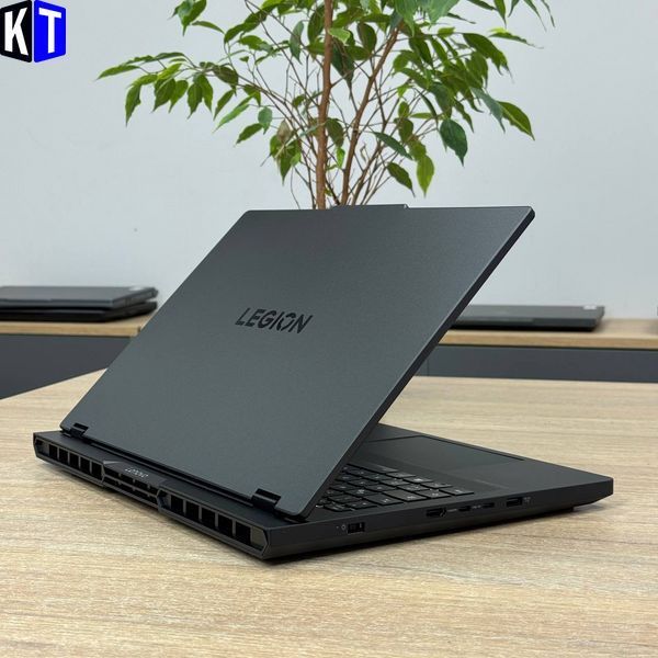 Ноутбук Lenovo Legion Pro 5 16ADR10 12196 фото
