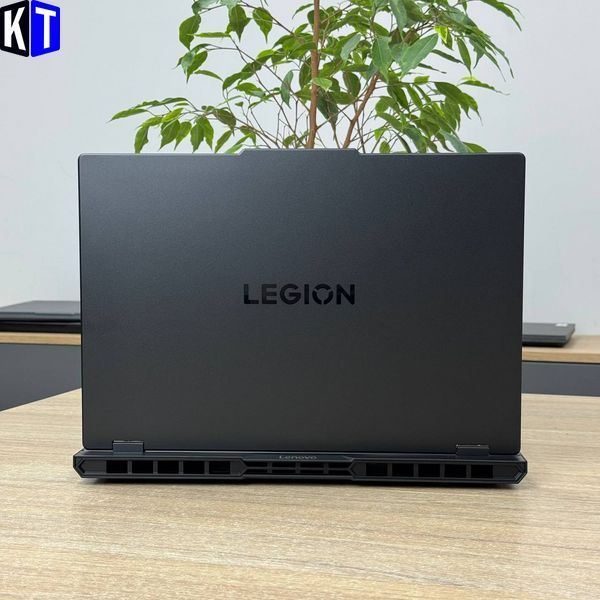 Ноутбук Lenovo Legion Pro 5 16ADR10 12196 фото