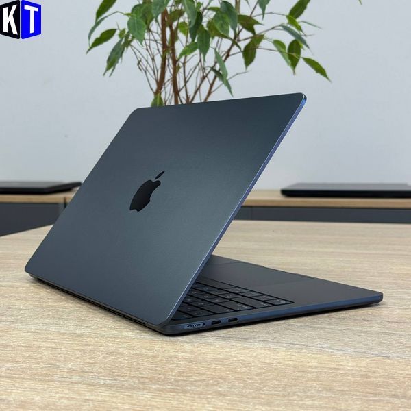 Ноутбук Apple MacBook 13-inch A3240 12134 фото