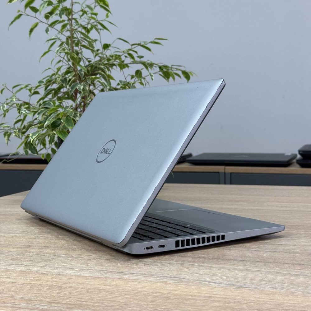 Ноутбук Dell Latitude 5520 - Зображення 4