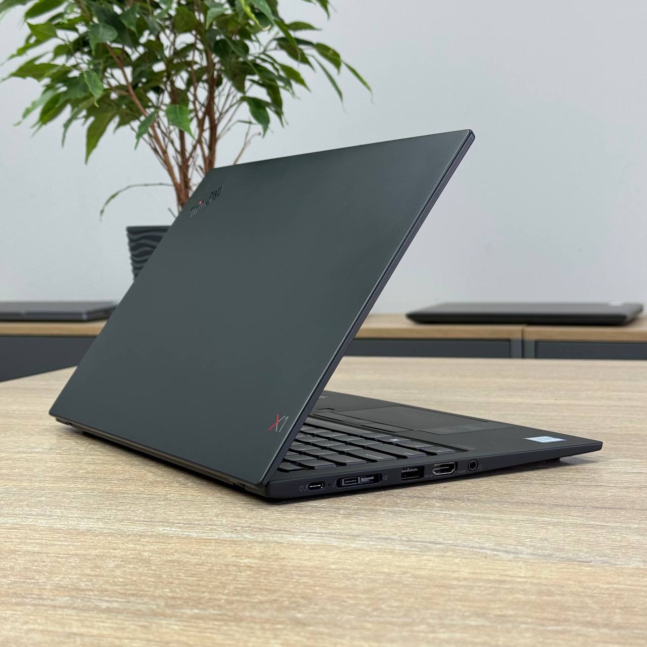 Ноутбук Lenovo ThinkPad X1 Carbon Gen 7 - Зображення 6
