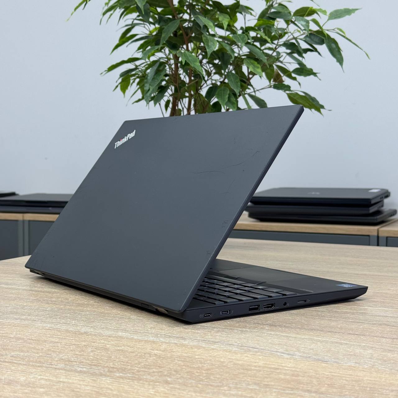 Ноутбук Lenovo ThinkPad T15 Gen 2i - Зображення 6
