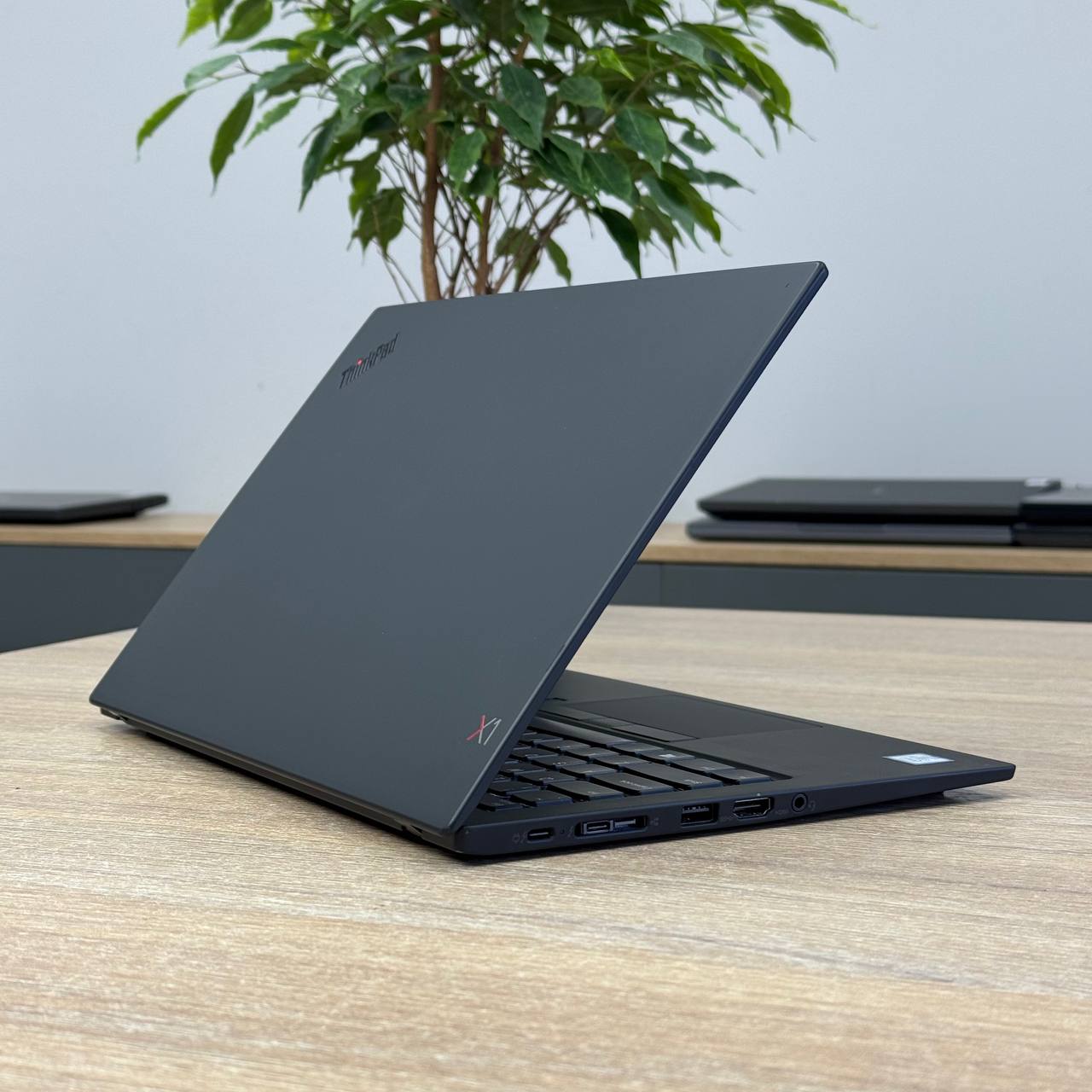 Ноутбук Lenovo ThinkPad X1 Carbon Gen 7 Touch - Зображення 6